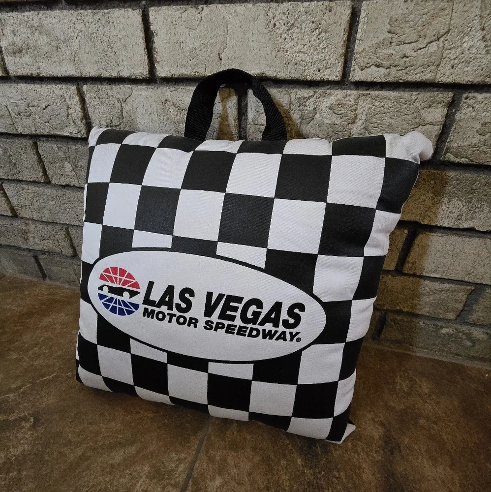 Checkered | LAS VEGAS | Motor Speedway Pillow